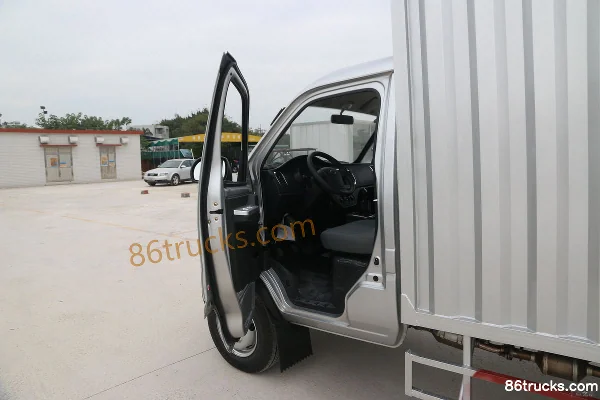 Karry Youjin T70L 2019 Edition Xingfu Version 1.5L 116hp 4X2(6 wheels) Gasoline 3.4m Single Row Box Micro Truck (China VI) Cab (2) | 86Truck