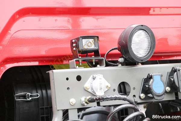 Sinotruk Hohan N7W heavy truck 460 hp 6X4(10 wheels) tractor truck Chassis (3) | 86Trucks