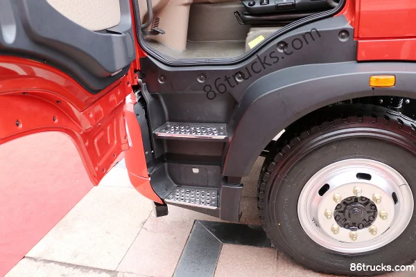 Sinotruk HOWO G5M 220 hp 4X2(6 wheels) Single Row Flatbed Light Truck Chassis (China VI) Cab (1) | 86Trucks