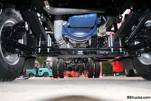 Sinotruk HOWO G5M 220 hp 4X2(6 wheels) Single Row Flatbed Light Truck Chassis (China VI) (1) | 86Trucks