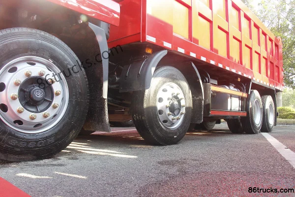 NanJun Ruiyu K60 300 hp 8X4(12 wheels) 6.8m Dump Truck Chassis (2) | 86Trucks