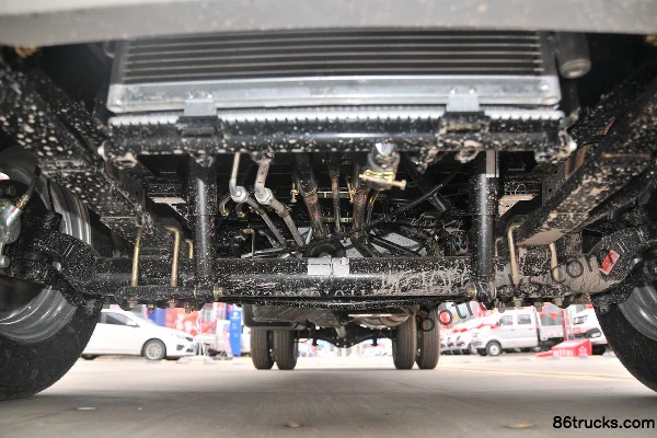 Changan Kuayue Wang X1 1.6L Gasoline 122 hp 4X2(6 wheels) 2.55m Double Row Flatbed Mini Truck Chassis (1) | 86Trucks