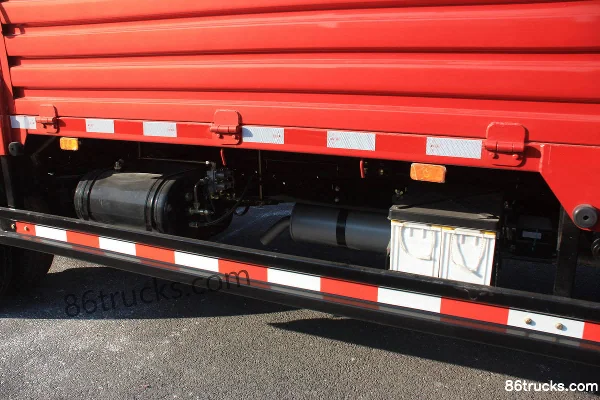 Foton Aoling Jieyun camion porteur 130 ch 4X2(6 roues) 5,2 m Châssis (1) | 86Trucks