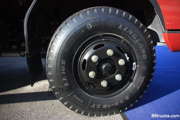 Foton Aoling Jieyun camion porteur 130 ch 4X2(6 roues) 5,2 m Cabine (1) | 86Trucks