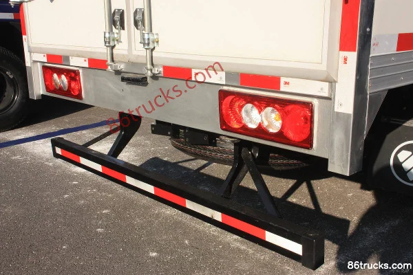 Foton Ollin TX Tech Edition 110 hp 4X2(6 wheels) 3.2m double-row van light truck (hydraulic brake) Body (2) | 86Trucks