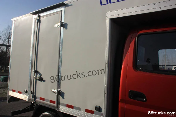 Foton Ollin TX Tech Edition 110 hp 4X2(6 wheels) 3.2m double-row van light truck (hydraulic brake) Body (1) | 86Trucks