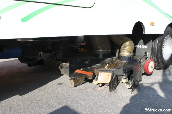 Foton Aumark 1 Series 80 hp 4X2(6 wheels) garbage truck Cab (1) | 86Trucks