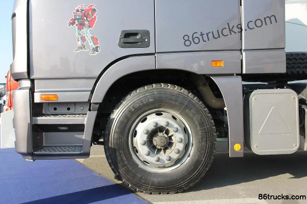 Foton AumanGTL Série 6 poids lourd 375 ch 6X4(10 roues) tracteur routier (rapport de pont: 3,364) Châssis (1) | 86Trucks