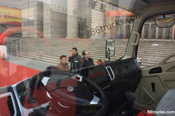 Sinotruk Huanghe 130 hp 4X2(6 wheels) 4.28 m dump truck Cab (1) | 86Trucks