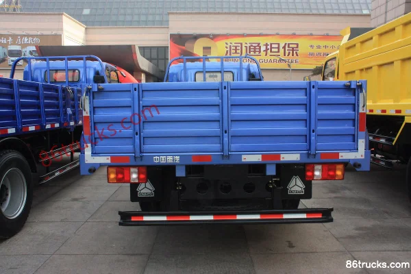Sinotruk HOWO Hanjun 190 hp 4X2(6 wheels) 4.85m semi-row flatbed cargo truck (10-speed) Body (1) | 86Trucks