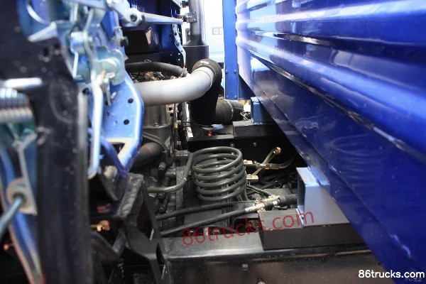 Sinotruk HOWO Hanjiang 140 ch 4X2(6 roues) camion porteur à ridelles Châssis (2) | 86Trucks