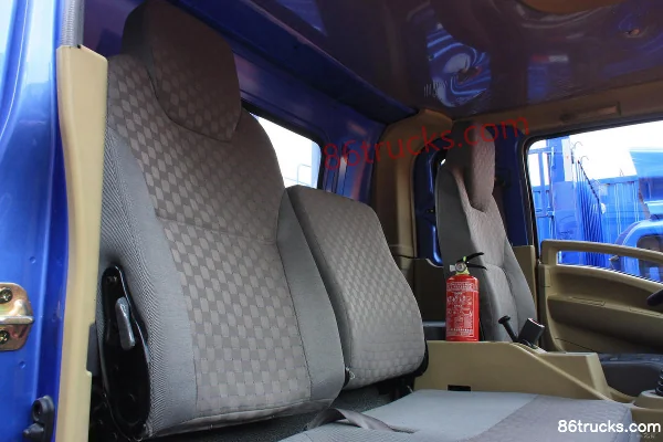 Sinotruk HOWO Hanjiang 140 ch 4X2(6 roues) camion porteur à ridelles Cabine (1) | 86Trucks