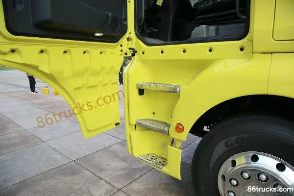 Sinotruk Sitrak SITRAK G7W camion lourd version classique 460 ch 6X4(10 roues) tracteur routier Cabine (1) | 86Trucks