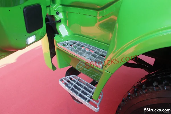NanJun Ruiyu R60D 220 hp 6X2(8 wheels) 4.6m Dump Truck Cab (1) | 86Trucks