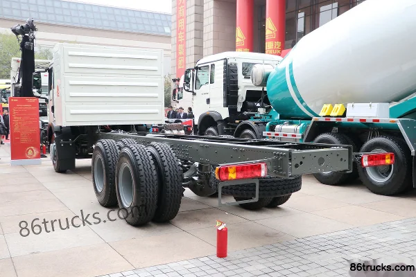 Sinotruk HOWO TX5 6X4(10 roues) châssis de camion benne à ordures électrique pur cabine simple 314 kWh Extérieur (3) | 86Trucks