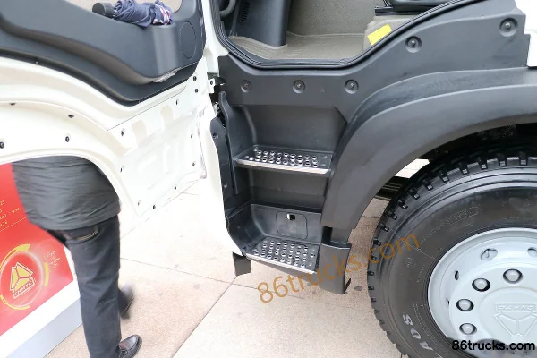 Sinotruk HOWO TX5 6X4(10 roues) châssis de camion benne à ordures électrique pur cabine simple 314 kWh (1) | 86Trucks