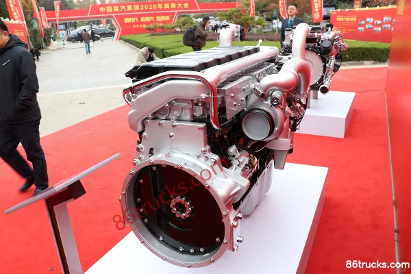 Sinotruk MC11.46-61 460 hp 11L China VI diesel engine Exterior (3) | 86Trucks