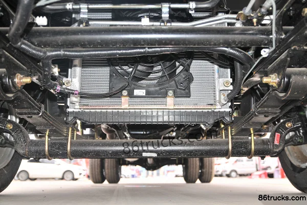 Changan Kuayue Zhe D5 PLUS Luxury 1.6L 122hp 4X2(6 wheels) Gasoline 3.05m Double-row Flatbed Light Truck (China VI) Chassis (1) | 86Trucks