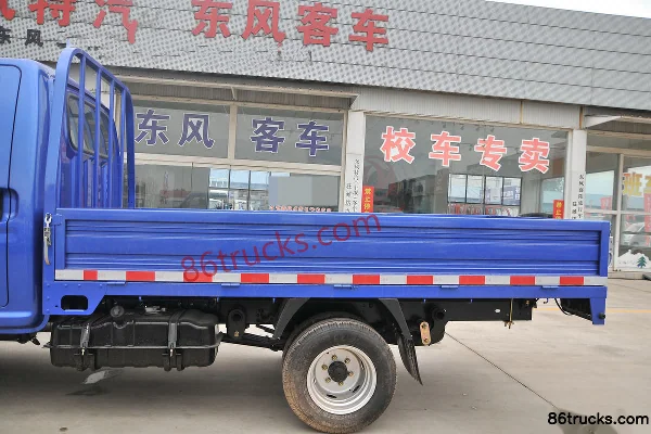 Changan Kuayue Zhe D5 PLUS Luxury 1.6L 122hp 4X2(6 wheels) Gasoline 3.05m Double-row Flatbed Light Truck (China VI) Body (1) | 86Trucks