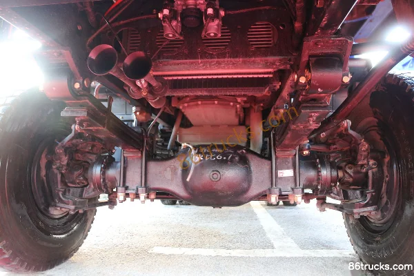 NanJun Ruiji J30 Luxury Edition 230 hp 4X4(6 wheels) 4.5m Dump Truck (China VI) Chassis (1) | 86Trucks