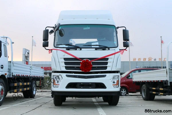 Dongfeng Special Chassis Series 165 hp 4X2(6 wheels) Truck-Mounted Crane (Ban Jun Chang Xing Brand) Exterior
