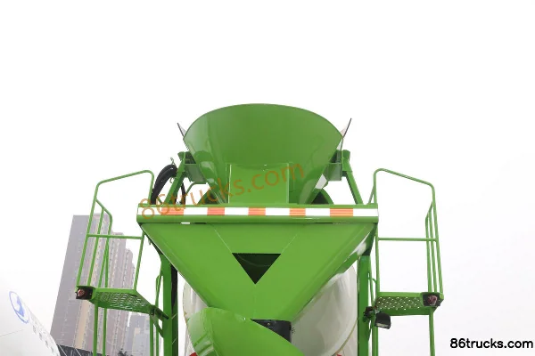 SHACMAN Delong New M3000 340 hp 8X4(12 wheels) 7.95 m³ concrete mixer truck Body (2) | 86Trucks