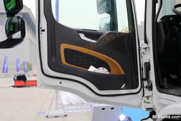 SHACMAN Delong M6000 350 ch 8X4(12 roues) camion citerne Cabine (3) | 86Trucks