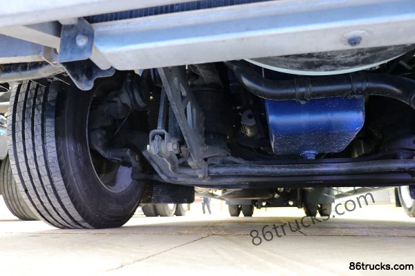 SHACMAN Delong M6000 336 hp 4X2(6 wheels) center-axle train (China VI) Chassis (2) | 86Trucks