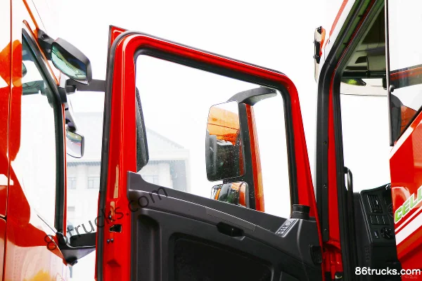 SHACMAN Delong X5000 lightweight version 6X4(10 wheels) single-row fuel cell tractor truck Cab (2) | 86Trucks