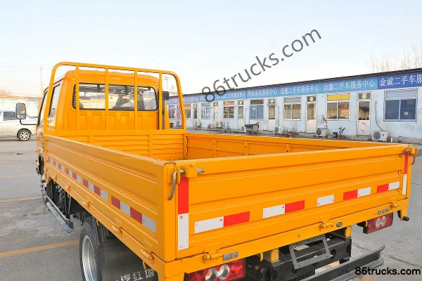 FAW Hongta FAW Jiefang Baling 115 hp 4X2(6 wheels) 2.76m Double Row Flatbed Light Truck (China VI) Body (2) | 86Trucks