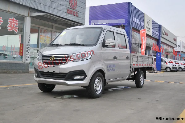 Changan Kuayue Xinbao T3 1.5L Gasoline 112 hp 4X2(6 wheels) 2.52m double-row flatbed micro truck (single rear wheel) (China VI) Exterior (3)