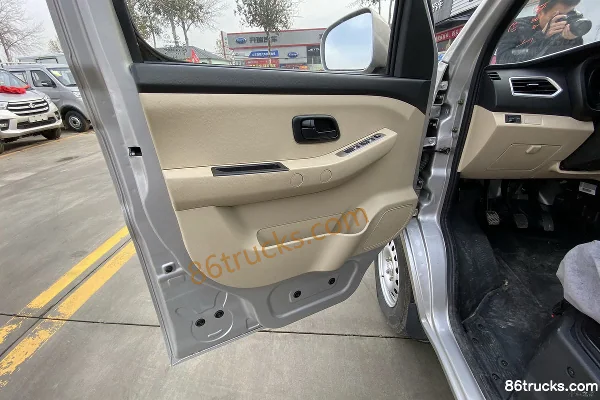 Changan Kuayue Xinbao T3 1.5L Gasoline 112 hp 4X2(6 wheels) 2.52m double-row flatbed micro truck (single rear wheel) (China VI) Cab (1) | 86