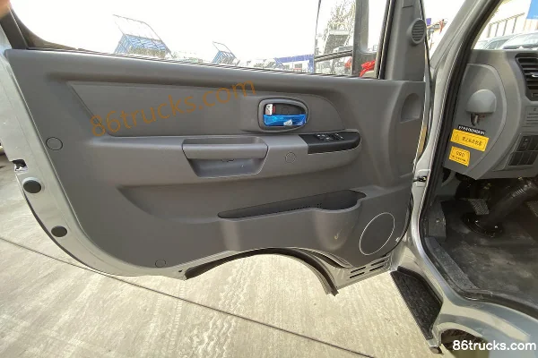 Feidi DX Deluxe 1.9L 102hp 4X2(6 wheels) 3.02m double-row flatbed mini truck Cab (1) | 86Trucks