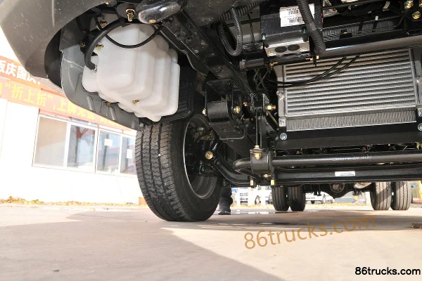 Feidi DX Deluxe 1.9L 102hp 4X2(6 wheels) 3.02m double-row flatbed mini truck Chassis (2) | 86Trucks