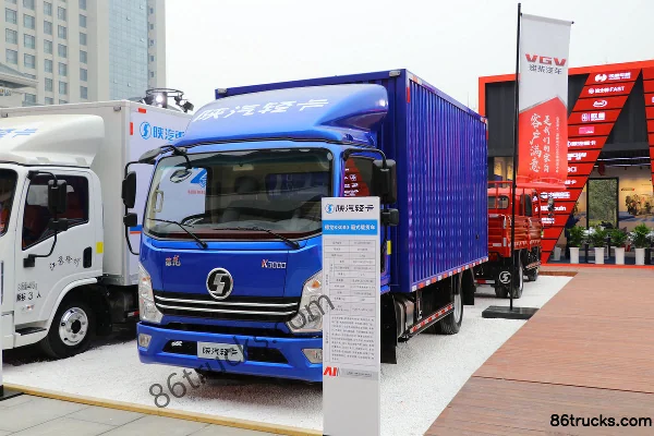 SHACMAN Light Truck Delong K3000 130 hp 4X2(6 wheels) 4.18m Single Row Van Light Truck (Wide Body) Exterior (3) | 86Trucks