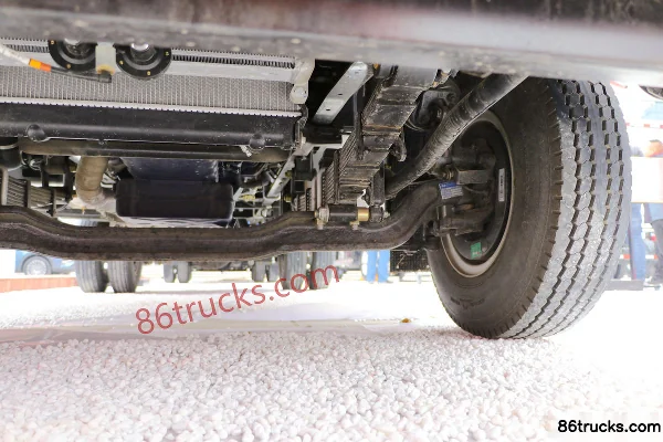 SHACMAN Light Truck Delong K3000 190 hp 4X2(6 wheels) 4.85m Crew Cab Flatbed Light Truck Chassis (3) | 86Trucks