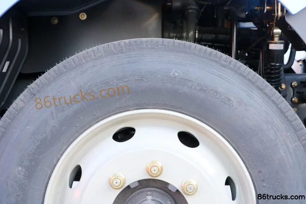 FAW Jiefang J6L camion moyen Zhihui Edition 180 ch 4X2(6 roues) camion porteur fourgon à toit ouvrant 6,8 m Châssis (2) | 86Trucks