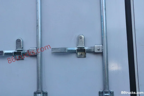 FAW Jiefang J6L camion moyen Zhihui Edition 180 ch 4X2(6 roues) camion porteur fourgon à toit ouvrant 6,8 m Carrosserie (3) | 86Trucks