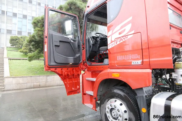 FAW Jiefang Qingdao JH6 Heavy Truck Leading Edition 550 hp 6X4(10 wheels) Tractor Truck Cab (1) | 86Trucks