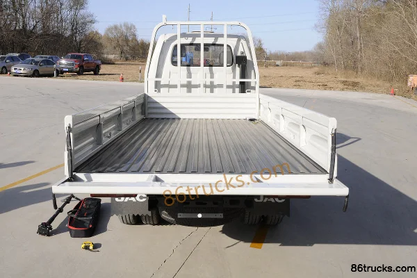 JAC Kaida X5 1.6L 120 hp 4X2(6 wheels) Gasoline 3.5m AMT Automatic Single Row Flatbed Micro Truck Body (3) | 86Trucks