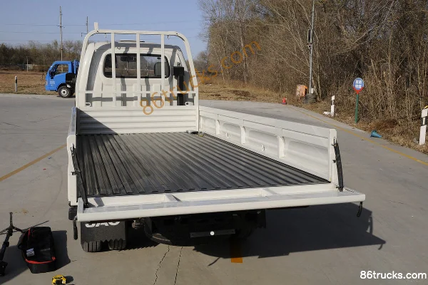 JAC Kaida X5 1.6L 120 hp 4X2(6 wheels) Gasoline 3.5m AMT Automatic Single Row Flatbed Micro Truck Body (1) | 86Trucks