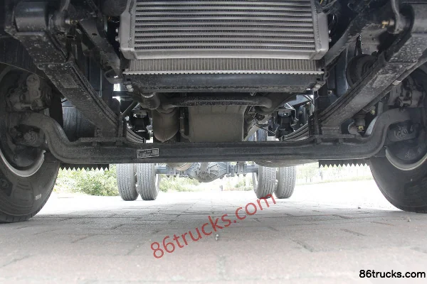 FAW Jiefang J6F Tech Edition 150hp 4X2(6 wheels) 4.21m Single Row Van Light Truck Chassis (1) | 86Trucks