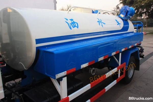 Sinotruk HOWO 88hp 4X2(6 wheels) Water Sprinkler Truck (Lvye Brand) Body (1) | 86Trucks