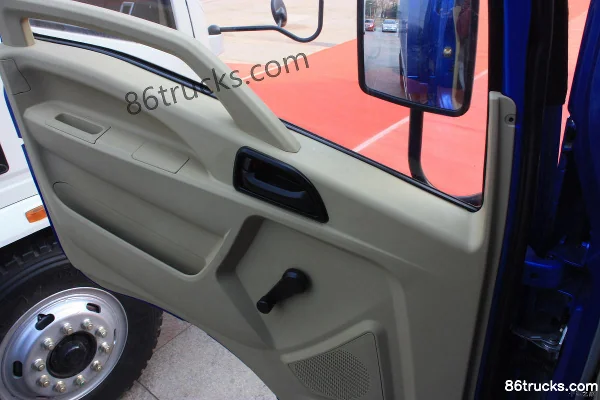 Sinotruk HOWO Hanjiang version lourde 170 ch 4X2(6 roues) camion porteur fourgon 5,75 m cabine avec couchette (3) | 86Trucks