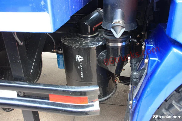 Sinotruk HOWO Hanjiang version lourde 170 ch 4X2(6 roues) camion porteur fourgon 5,75 m cabine avec couchette Châssis (2) | 86Trucks