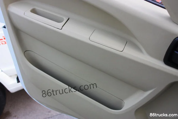 Sinotruk HOWO Hanjiang 82 ch 4X2(6 roues) camion léger fourgon avec cabine demi-avancée 3,3 m (3) | 86Trucks