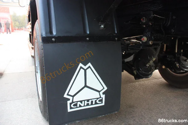 Sinotruk HOWO Hanjiang 82 ch 4X2(6 roues) camion léger fourgon avec cabine demi-avancée 3,3 m Châssis (3) | 86Trucks