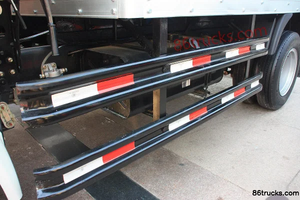 Sinotruk HOWO Hanjiang 82 ch 4X2(6 roues) camion léger fourgon avec cabine demi-avancée 3,3 m Châssis (1) | 86Trucks