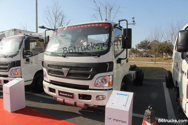 Foton Aumark 141 hp 4X2(6 wheels) oil tanker truck (chassis) Exterior (2) | 86Trucks