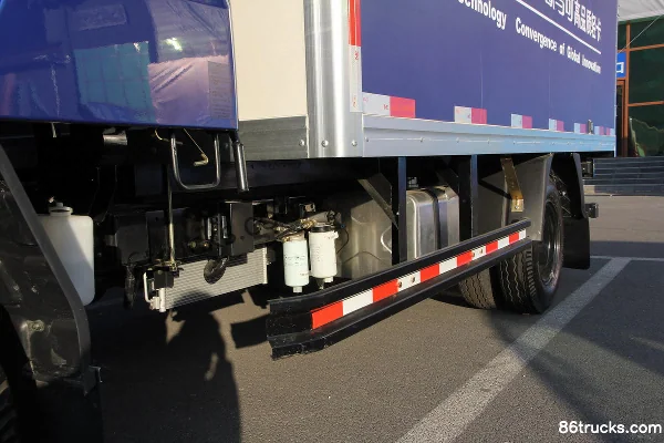 Foton Aumark 1 Series 131 hp 4X2(6 wheels) 3.735m Single Row Van Light Truck Chassis (2) | 86Trucks